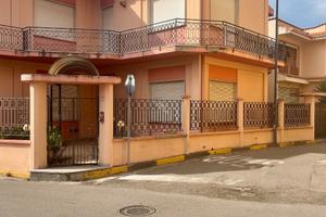 DOLIANOVA: Ampia indipendente divisibile