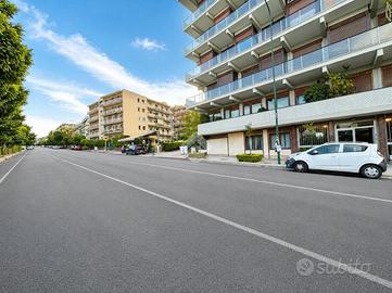 3 LOCALI A NAPOLI