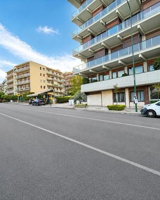 3 LOCALI A NAPOLI