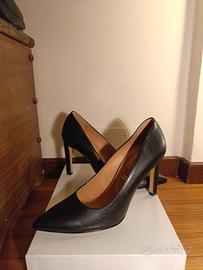 Décolleté nere con tacco a spillo