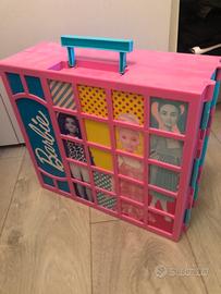 Barbie Fashionistas Ultimate Closet + jeep