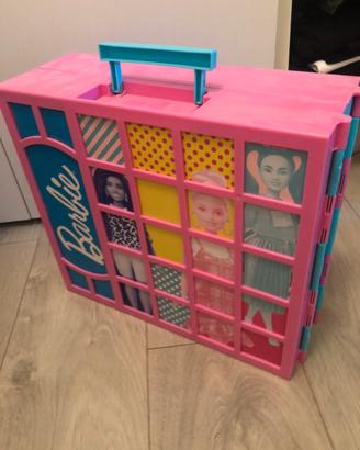 Barbie Fashionistas Ultimate Closet + jeep