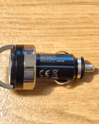 caricabatterie da auto 12V/24V  2 USB-A  5V 4,2A 