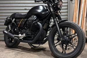 Moto Guzzi v7 cafe racer
