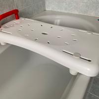 Tavola da vasca con maniglia per disabili