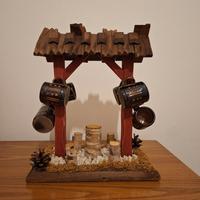 Decorazione rustica in legno con tazze stile baita