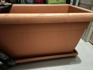 Vaso grande plastica e sottovaso prezzo trattabile