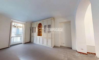 AMPIO APPARTAMENTO DI 150 MQ IN ZONA CITTADELLA!