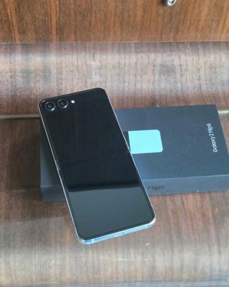 Samsung Galaxy Z Flip 5 512 GB Mint.