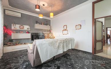 VILLA BIFAMILIARE IN ZONA TOP