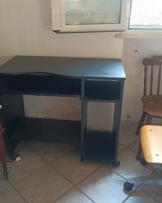 scrivania per  computer 