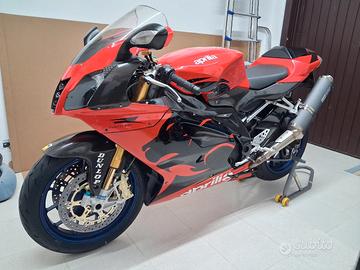 Aprilia RSV 1000 R Factory 
