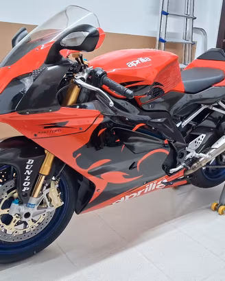 Aprilia RSV 1000 R Factory 