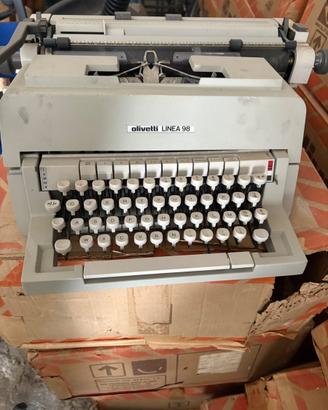 Macchina da scrivere OLIVETTI LINEA 98