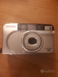 Macchina fotografica a pellicola Minolta 