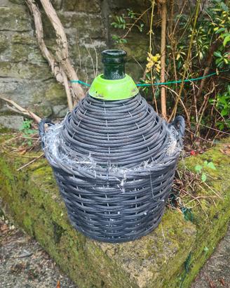 6 damigiane per vino da 15 l.