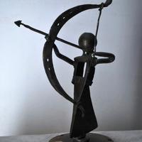 Scultura arciere in ferro riciclato