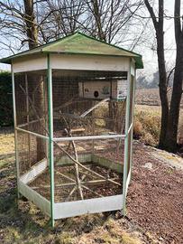 Voliera in metallo per uccelli o scoiattoli