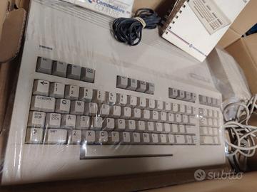Commodore 128 con alimentatore funzionante