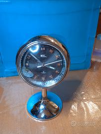 Orologio sveglia space age 