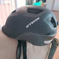 caschetto ciclista e borraccia decathlon 