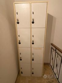 Armadietto da spogliatoio con lucchetto