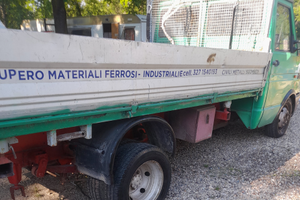 Iveco deily35.8 ribaltabile trilaterale