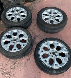 Vendiamo cerchi in lega Fiat 500L r17
