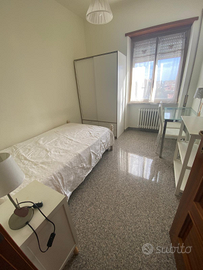 Stanza in appartamento centrale