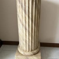 Colonna ornamentale in ceramica
