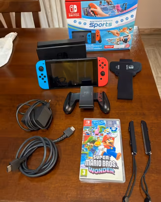 Nintendo Switch V2 (2023), gioco e accessori