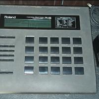 ROLAND R-8 - 16bit Digital Drum machine 1989