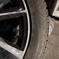 4 gomme Dunlop invernali  235/50 R19 con cerchione