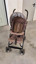 Passeggino leggero Cam Flip chiusura a ombrello