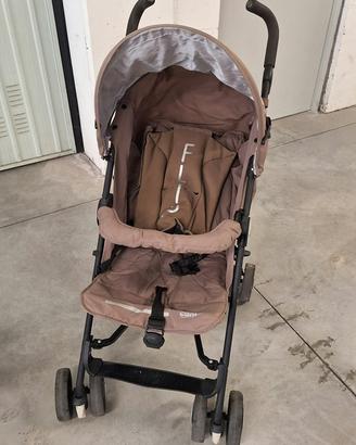 Passeggino leggero Cam Flip chiusura a ombrello