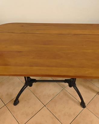 Tavolo in legno con base ferro battuto