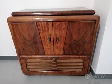 Mobile radio bar anni '40