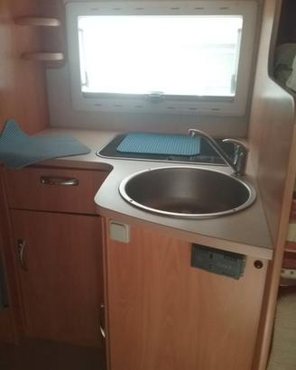 Camper Ford mansardato