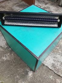 Luce wood con griglia.