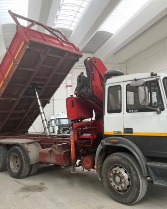 Iveco 175 - 3 assi - ribaltabile e gru