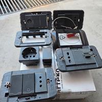 Prese interruttori placche spine deviatori Ave