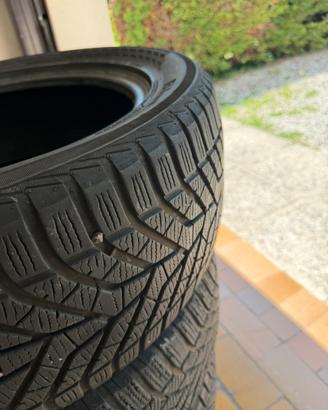Pneumatici 225/50 R18 99V