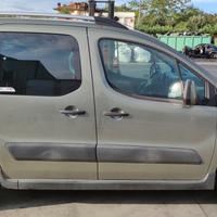 Sportello anteriore destro Citroen Berlingo 2010
