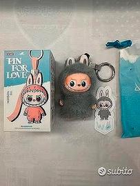 Popmart Labubu Pin for Love - Lettera W