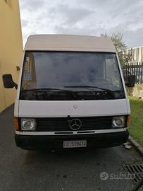 Furgone tetto alto Mercedes MB 100