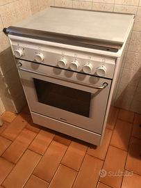 Cucina a gas con forno elettrico marca SMEG