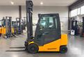 CARRELLO ELEVATORE JUNGHEINRICH 425 ELETTRICO 25 Q