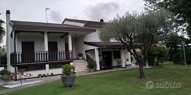 Villa a Marcon, via Praello 16, 6 locali