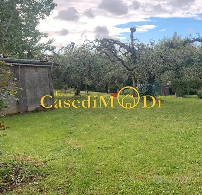 Terreno di 2050 m² a Livorno - Altro
