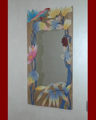 Specchio decorativo in legno intagliato vintage